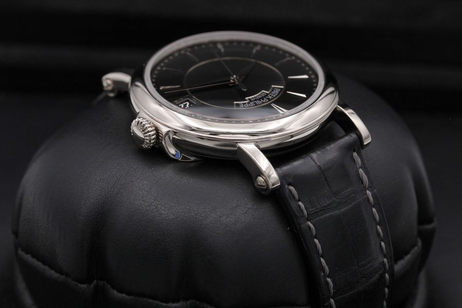 Patek Philippe Calatrava 5153G-001